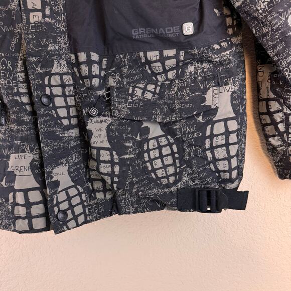 Grenade Fatigue Project Snowboard Jacket Mens Small Outdoor Winter Sports - Picture 3 of 12